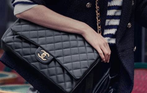 bolso chanel como saber si es original|Chanel auténtico vs falso .